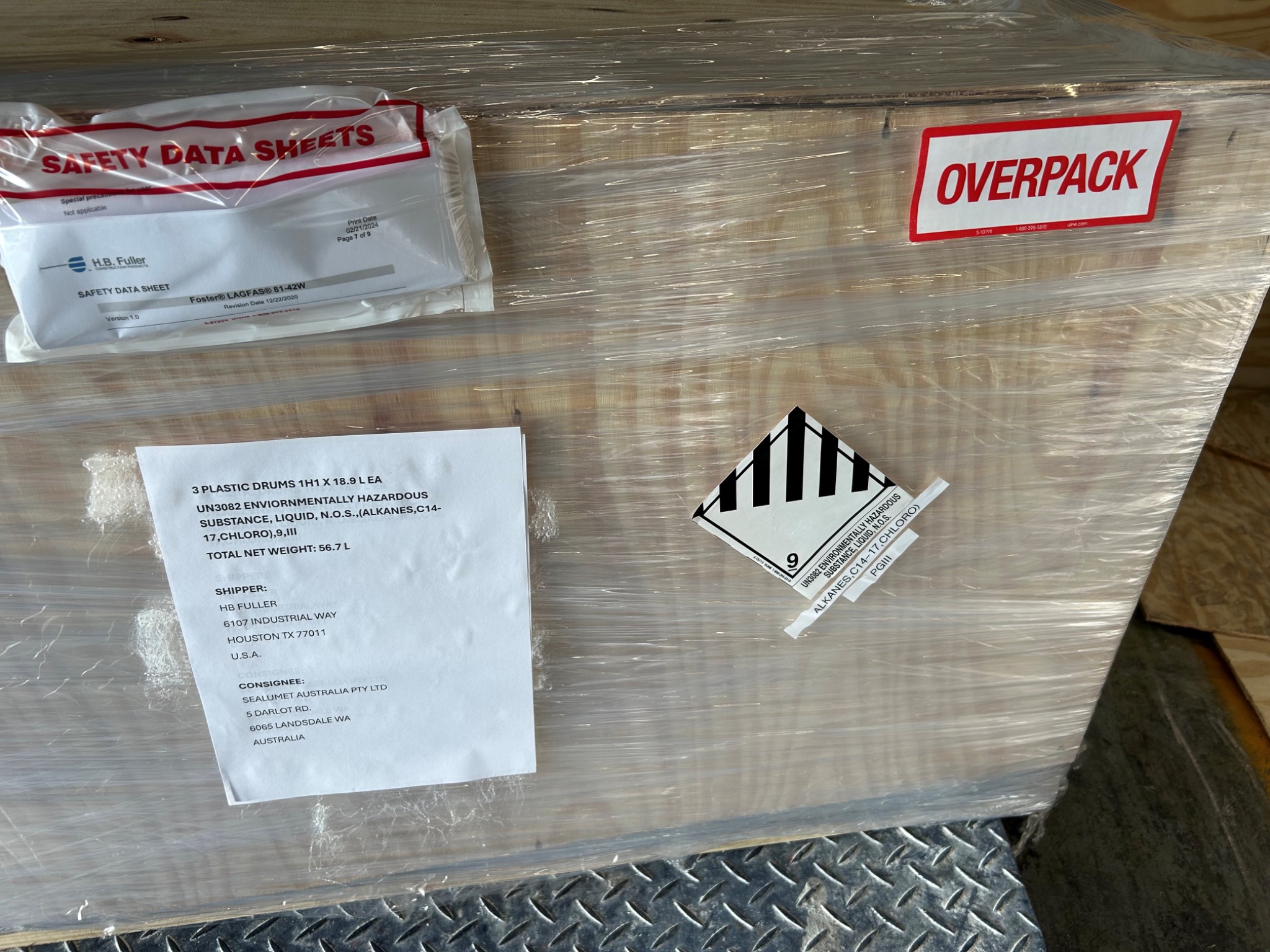 Sealed dangerous goods crate with Class 9 label